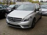 Mercedes-Benz B 180 Automatik / Night Paket / Panorama - Mercedes-Benz B 180 Gebrauchtwagen in Berlin