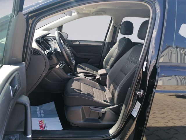 Touran 1.5 TSI DSG Active 7Sitze+NAVI+APP