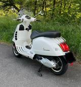 Vespa GTS 300 Super HPE - VESPA GTS 300 HPE