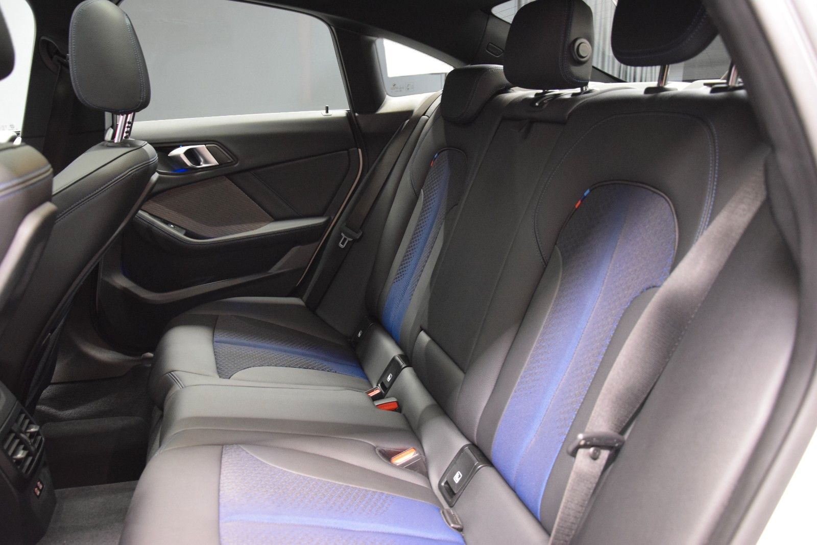 Fahrzeugabbildung BMW 218i M Sport Gran Coupe Panorama ACC H&k Memory