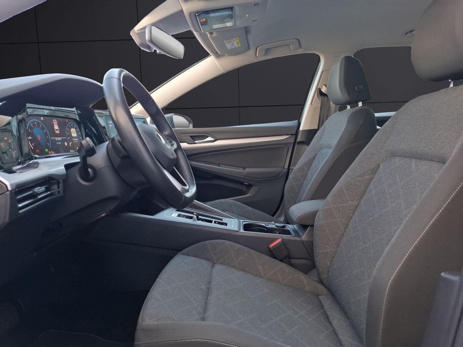 Fahrzeugabbildung Volkswagen Golf VIII Variant eTSI Life DSG LED AHK Navi AID