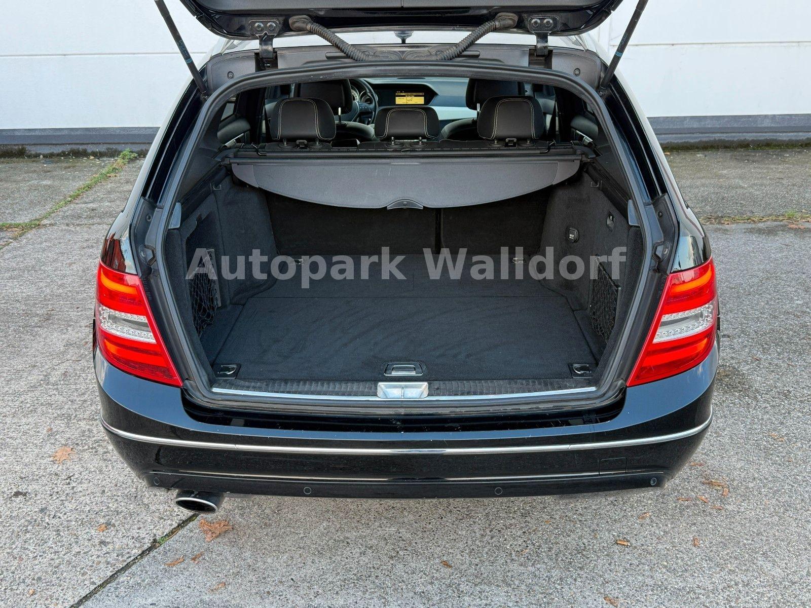 Mercedes-Benz C220 2011 — photo 8
