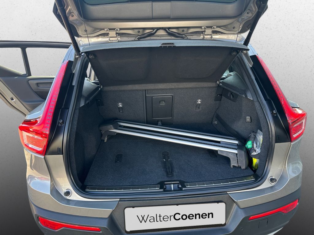 VOLVO XC40 D4 AWD Geartronic Nur an Händler!!! VOLVO XC40 D4 AWD Geartronic Nur an Händler!!!