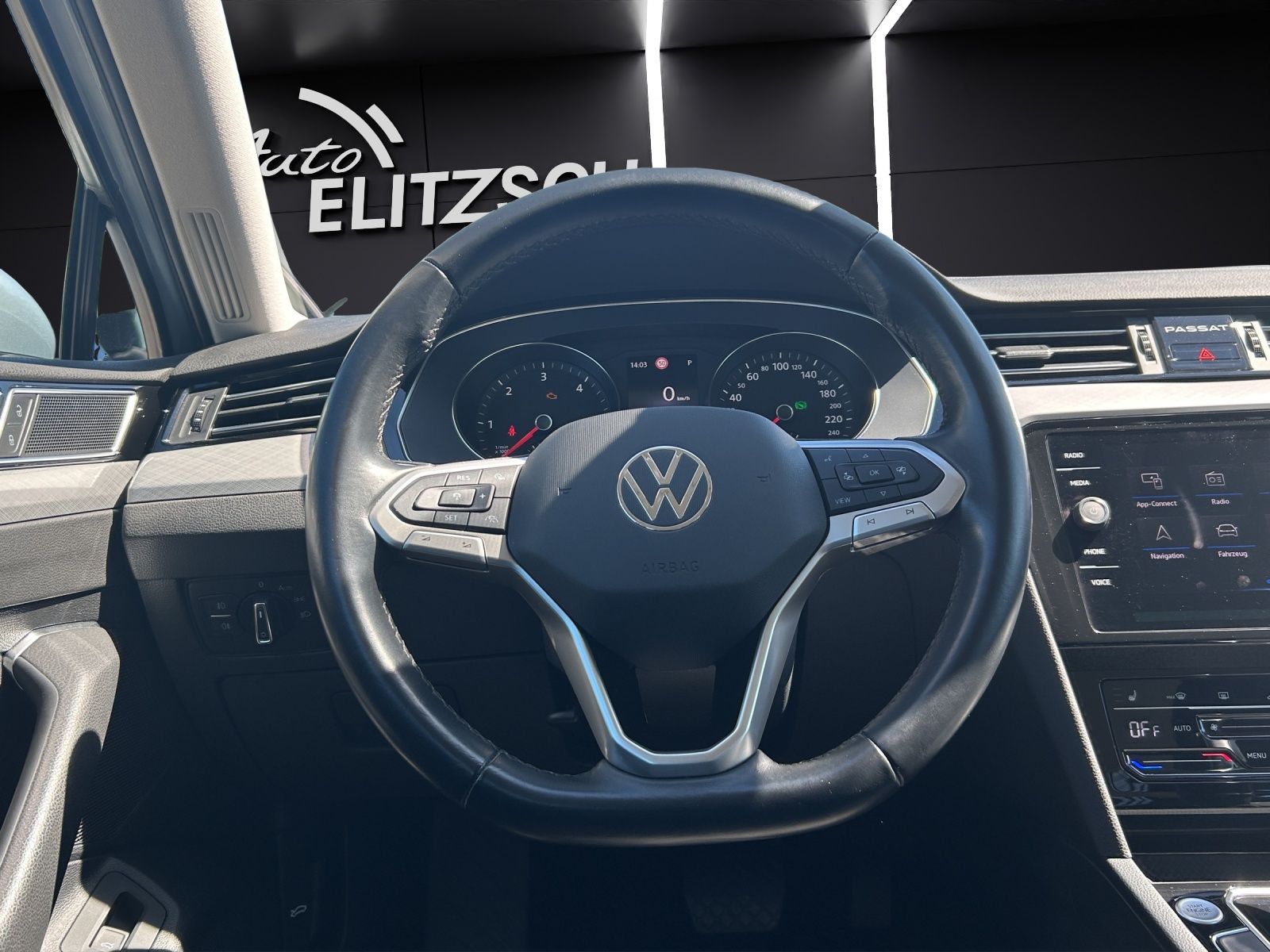 Fahrzeugabbildung Volkswagen Passat Variant TDI Business DSG LED Navi ACC AHK
