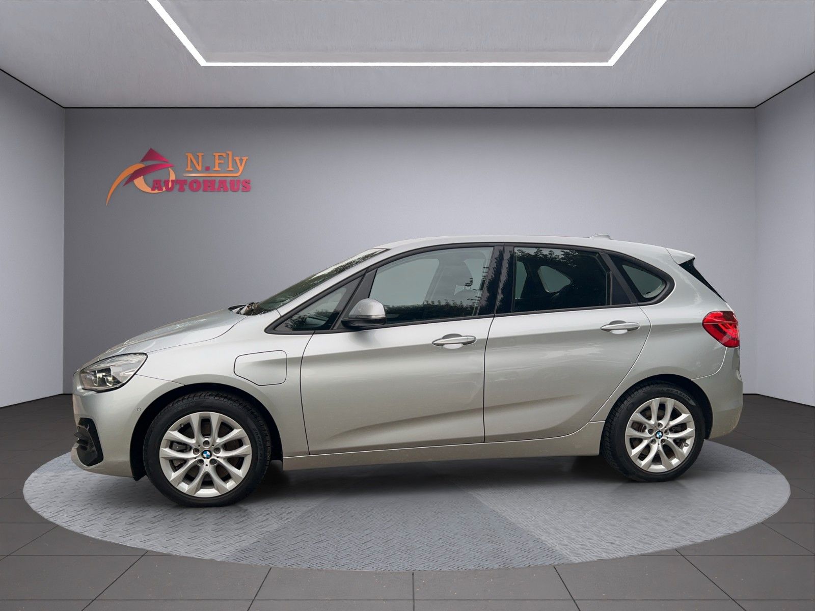 BMW 225 2 Active Tourer 225 xe Advantage imagem 2
