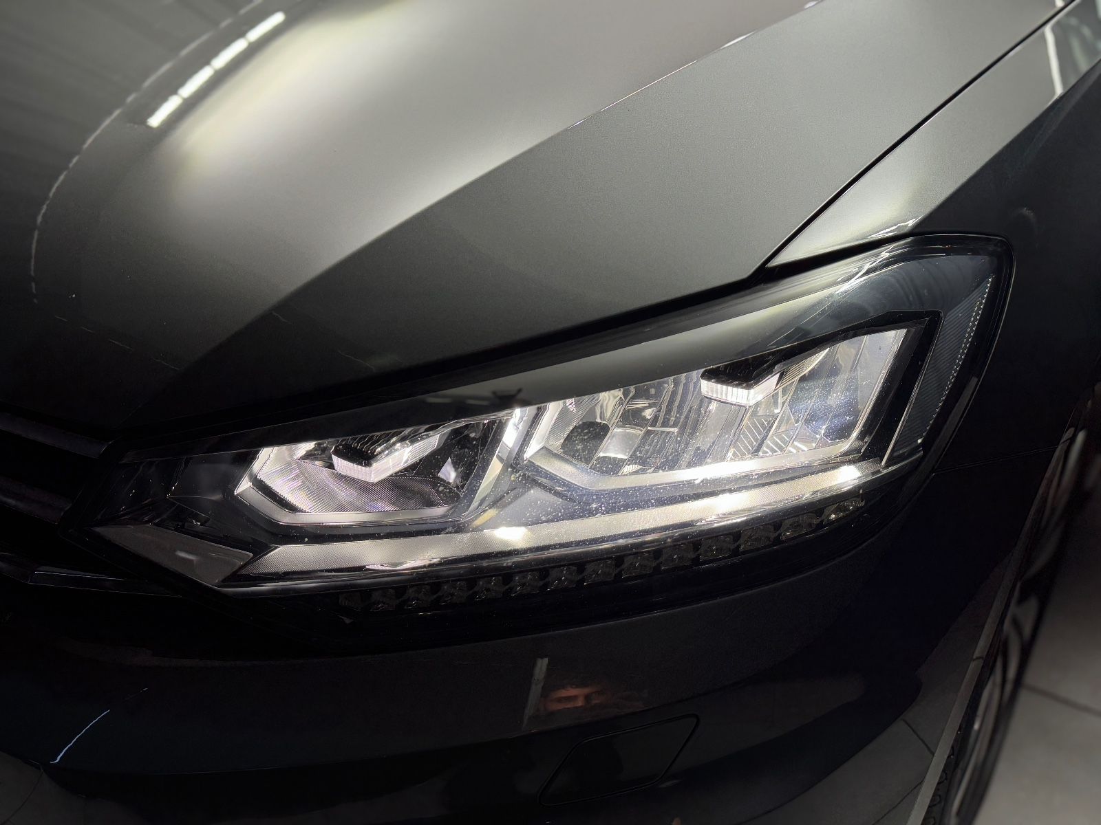 Fahrzeugabbildung Volkswagen Touran Highline|DSG|NAVI|7-SITZER|R-LINE|