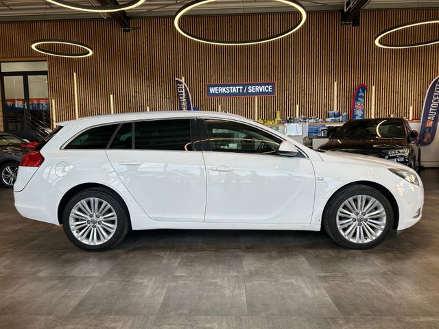 Opel Insignia A Sports Tourer Sport 4x4 *Xenon*1Hand*