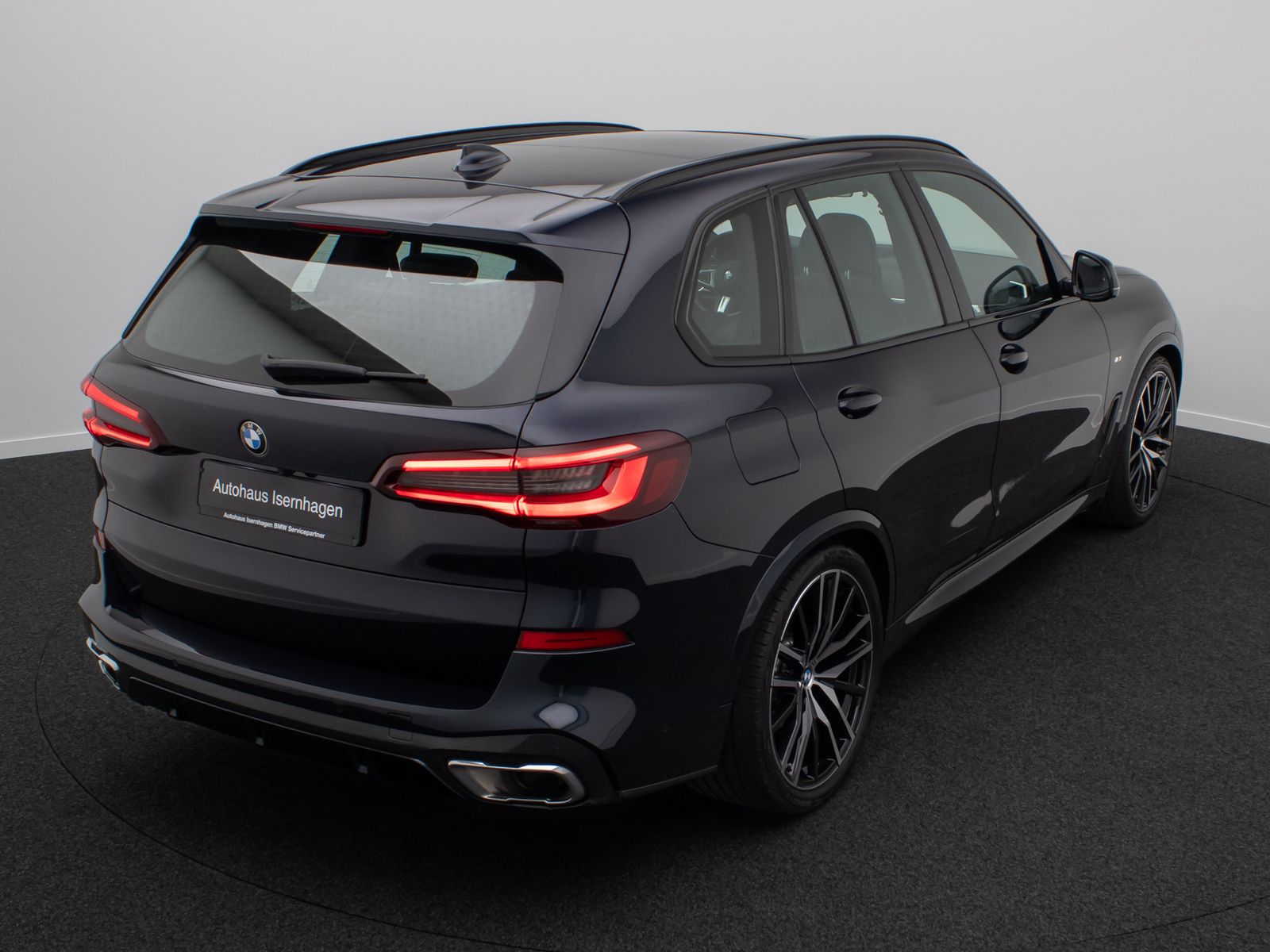 Fahrzeugabbildung BMW X5 xD30d M Sport H/K Panorama HUD DAB SoftCl 22"