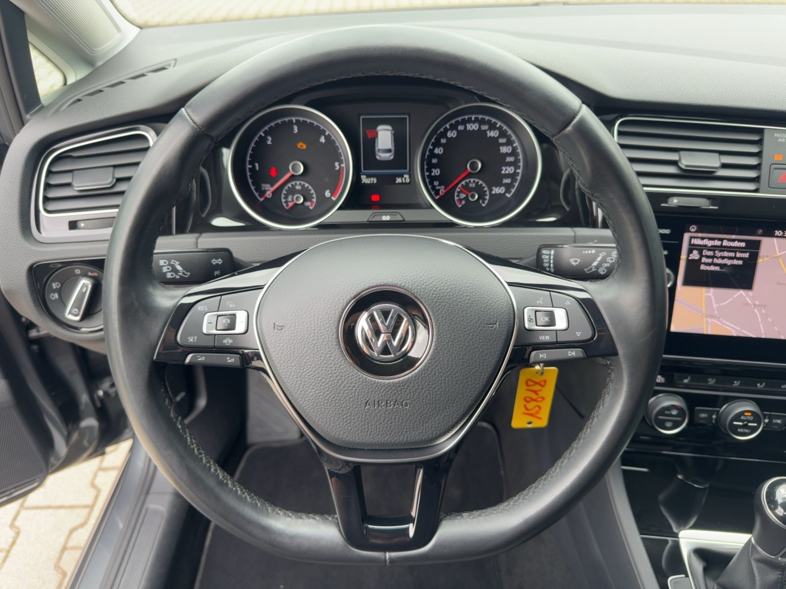 Fahrzeugabbildung Volkswagen Golf VII Variant 2.0 TDI Highline Alu LED AHK Na