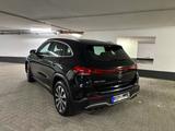 Mercedes-Benz EQA 250 - AMG Line (kosmosschwarz metallic) - mit Elektro-Antrieb: Metallic