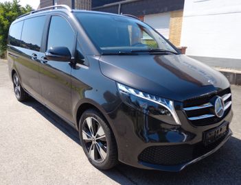 Mercedes V 220 - 6
