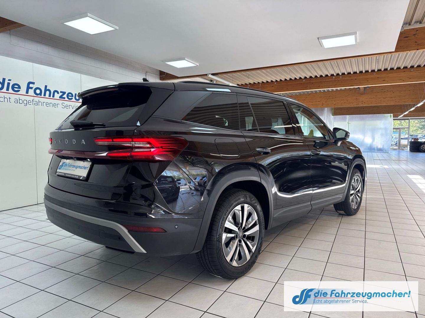 Fahrzeugabbildung SKODA Kodiaq 2.0 TDI 110 kW Selection HUD AHK-klappbar