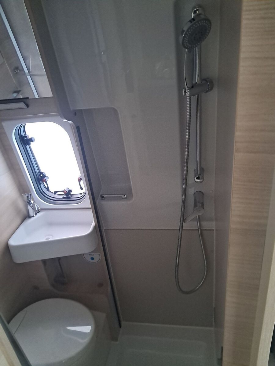 Fahrzeugabbildung Chausson Van Sport Line V594 Solar, Markise, RFK, Alu