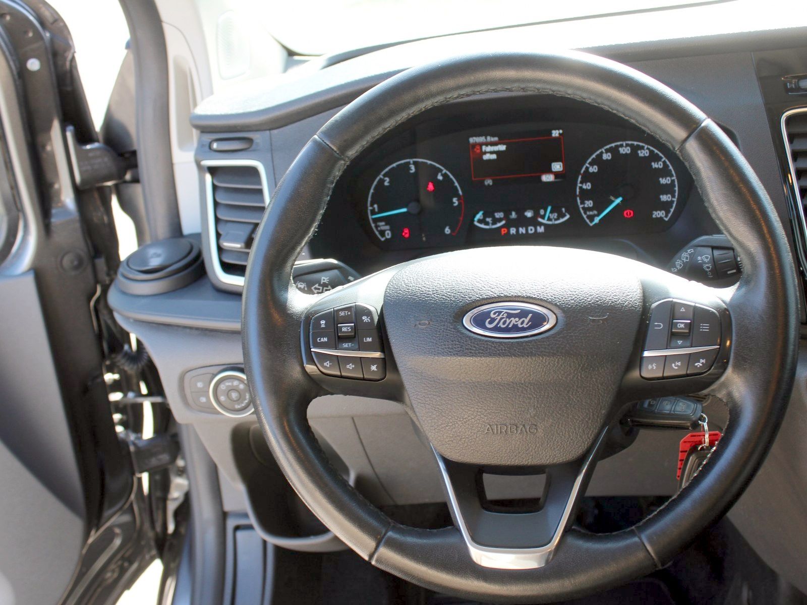 Fahrzeugabbildung Ford Transit Custom 320 L1 Sport 2,0 TDCi