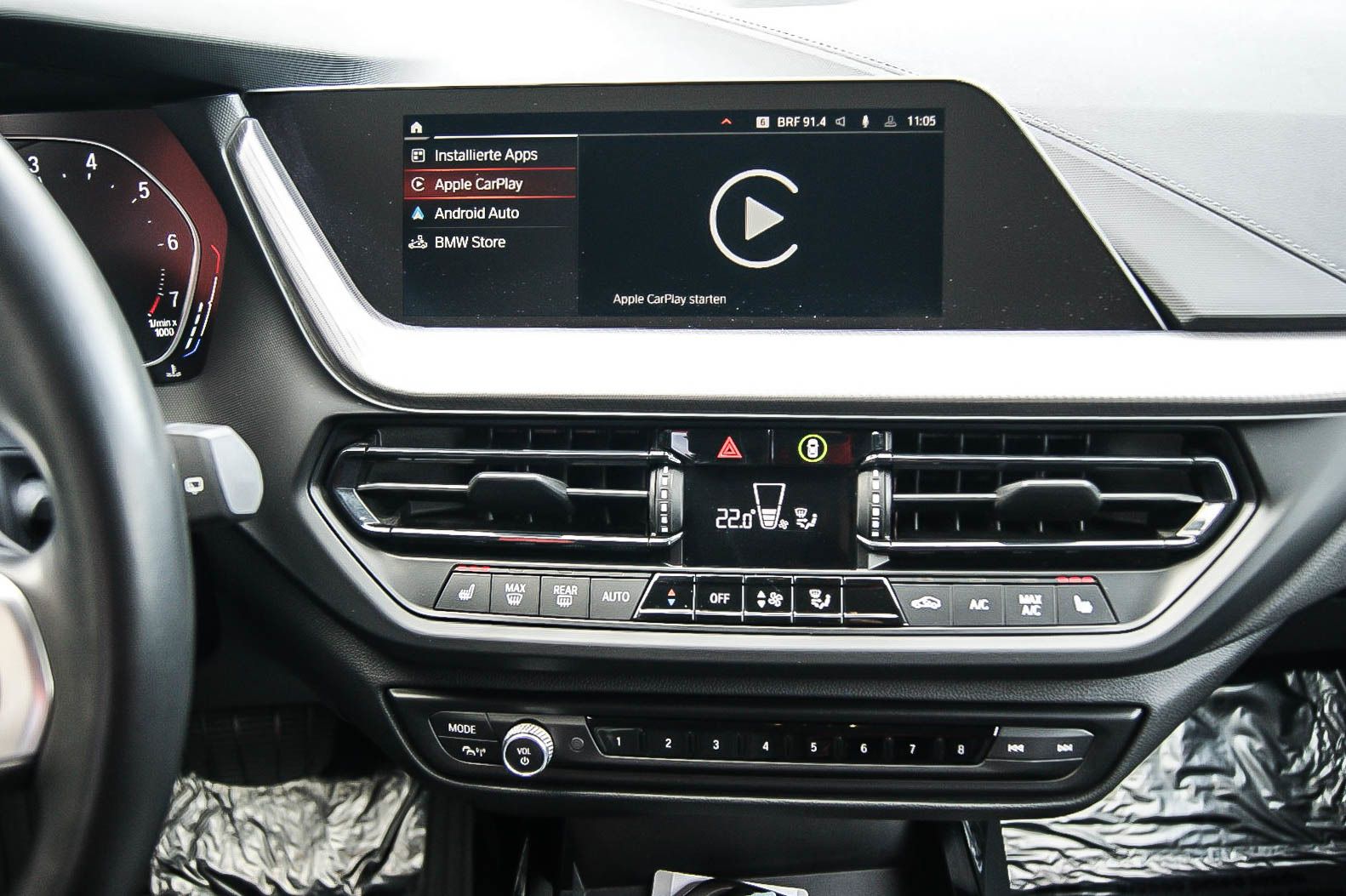 Fahrzeugabbildung BMW 118 i Sport Line Automatik Live Cockpit Plus PDC