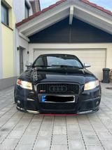 Audi RS4 B7 - Audi RS4 mit Benzin-Antrieb: mit Navigationssystem, Limousine