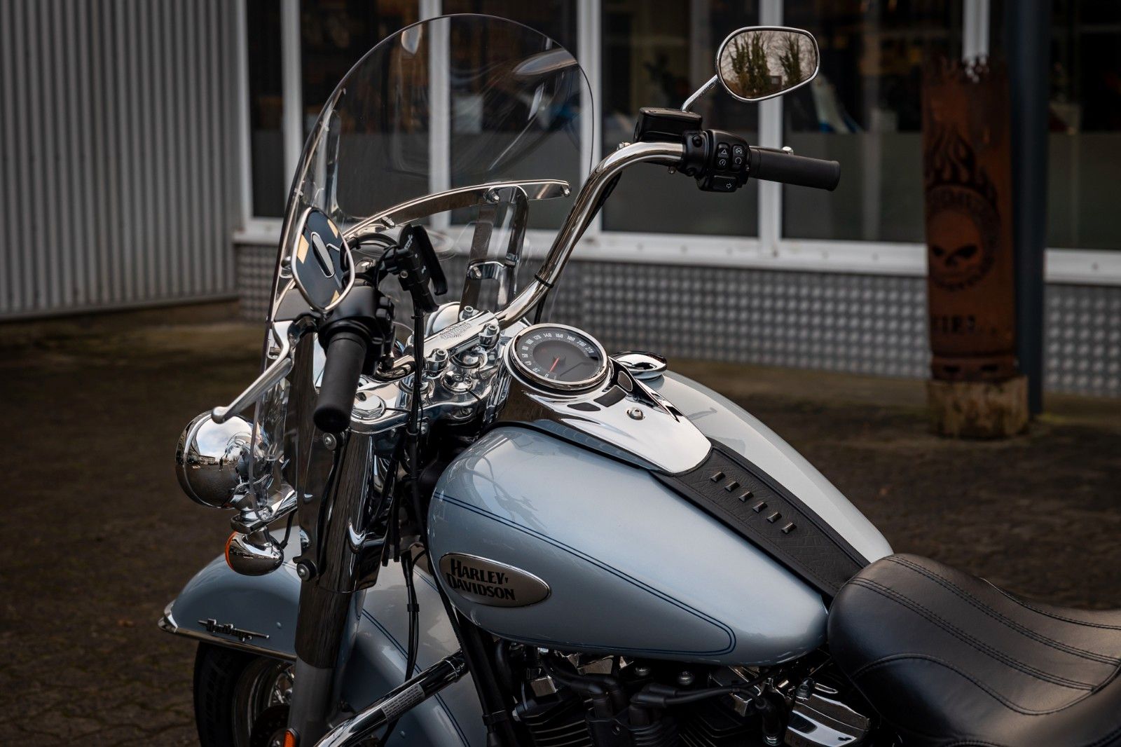 Fahrzeugabbildung Harley-Davidson Softail Heritage FLHCS 114 CUI -NEUWERTIG -