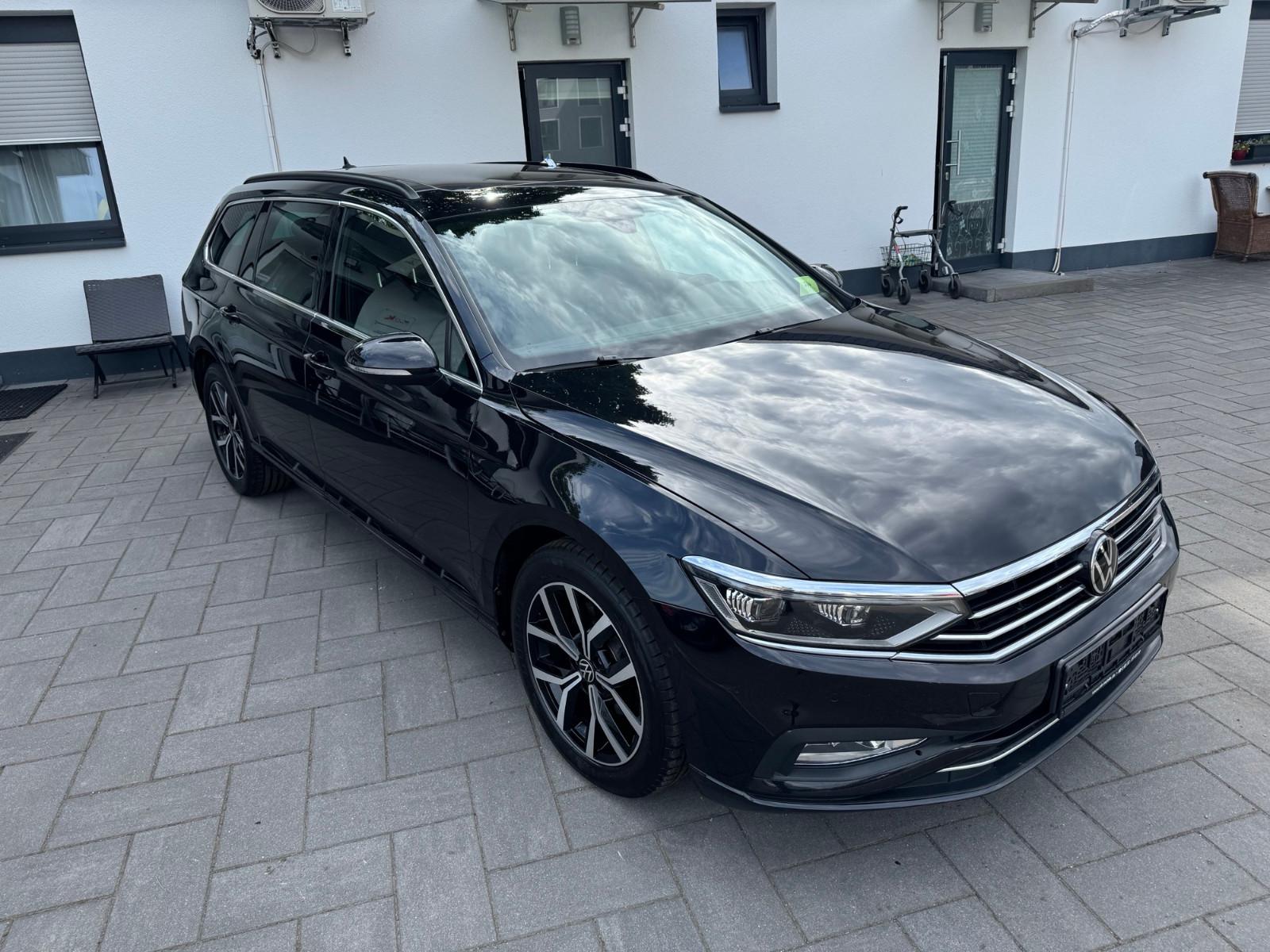 Volkswagen Passat Variant Business ACC Panormadach LED Lede