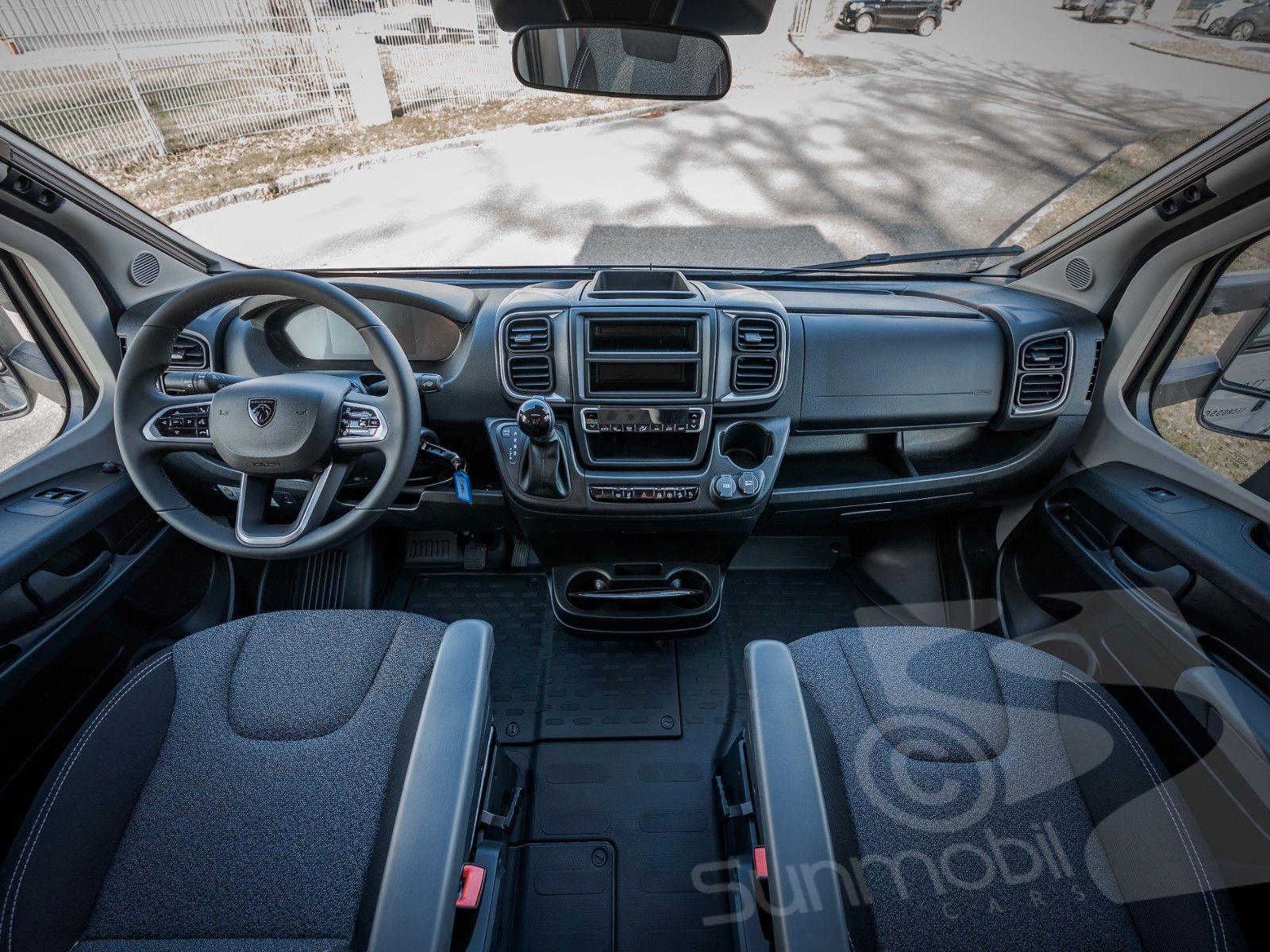 Fahrzeugabbildung Crosscamp EXPDN 7.0 E Peugeot Automatik