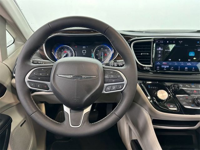 Chrysler Pacifica 3,6 Limited 2022 SSD weitere im Vorlauf