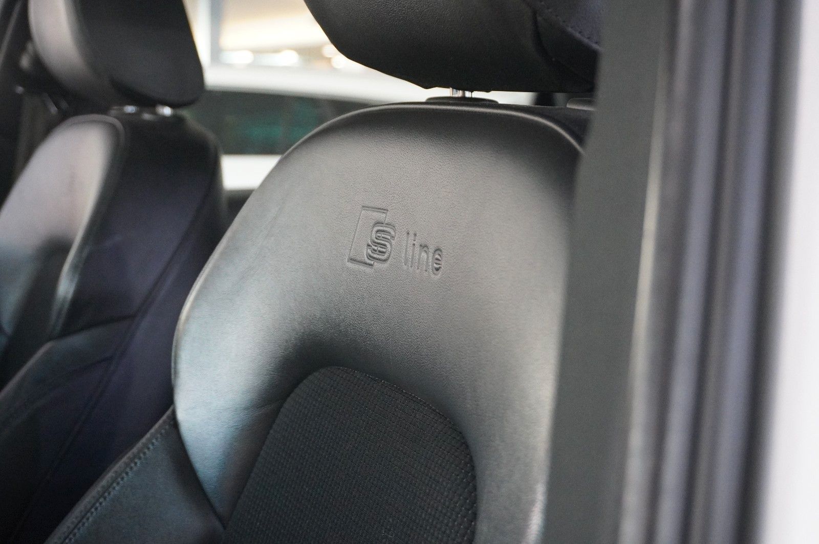 Fahrzeugabbildung Audi Q5 3.0 TDI V6 S-LINE QUATTRO NAVI/BI-XENON/SPORT