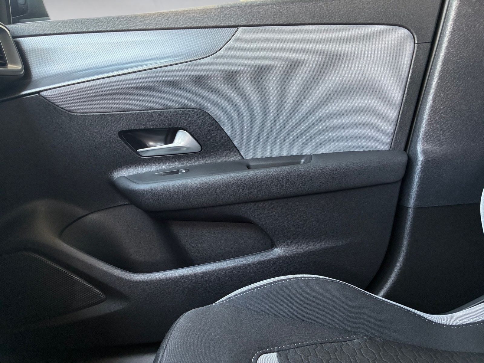 Fahrzeugabbildung Opel Mokka 1.2 Turbo Edition Kamera,LED,Navi,SHZ,PDC
