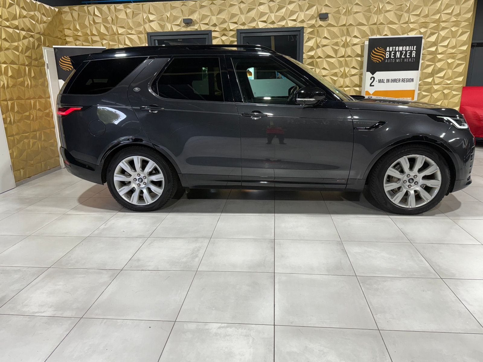 Fahrzeugabbildung Land Rover 5 R-Dynamic HSE D300/7-SITZER/PANO/3D-KAM/VOLL