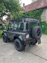 Land Rover Defender 90 TD4 Station Wagon E E - graue Land Rover Defender