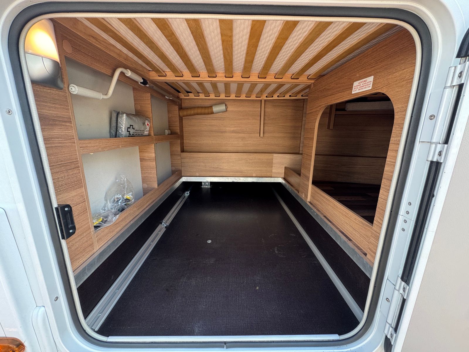Fahrzeugabbildung Weinsberg CaraCompact 600 MF EDITION PEPPER SOLAR TV SAT
