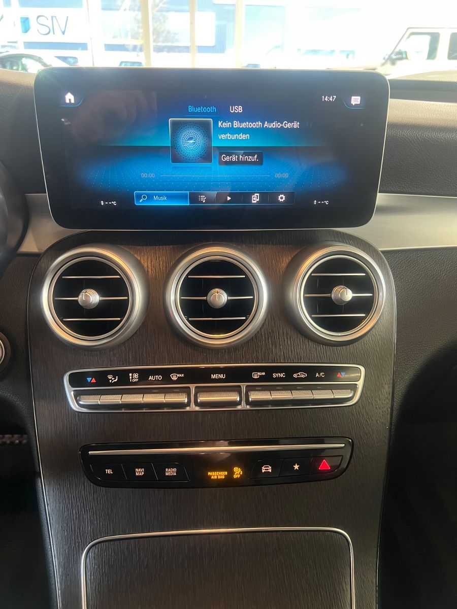 Fahrzeugabbildung Mercedes-Benz GLC 200 4Matic AMG LINE Night Pkaet *1.HAND*