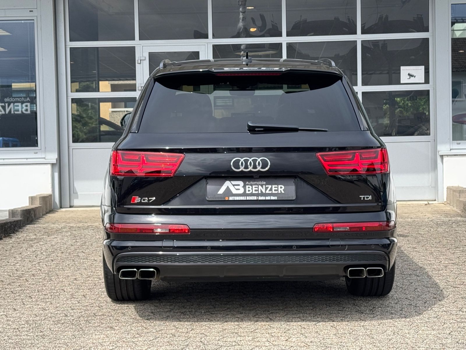 Fahrzeugabbildung Audi SQ7/RAUTEN-SITZE/PANO/AHK/360°Cam/Carbon/BOSE/