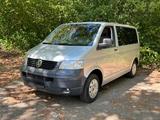 Volkswagen VW T5, 131ps. 2,5L. 7-Sitzer. Autom. Klima... - VW T5 Transporter in Solingen