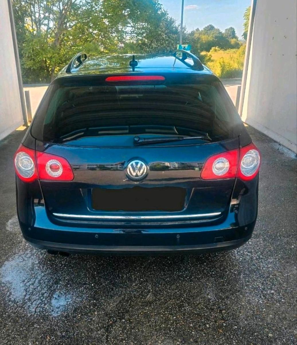 Volkswagen Passat 2009 — вигляд ззаду