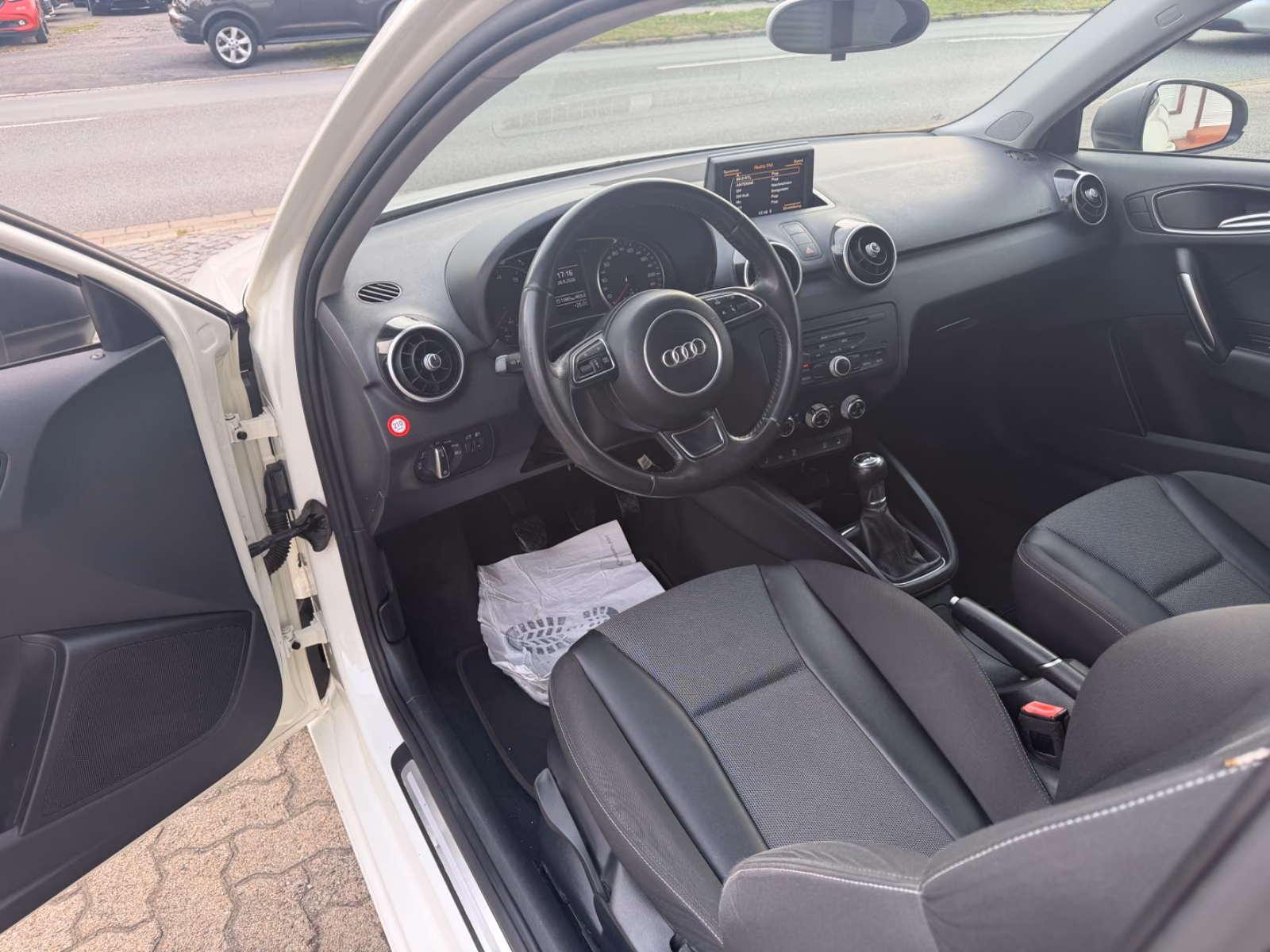 Audi A1 ambition KLIMA/LEDER/NAVI/PDC