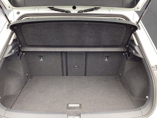 Fahrzeugabbildung Volkswagen T-Roc TSI Style LED Navi AHK ACC RFK SH