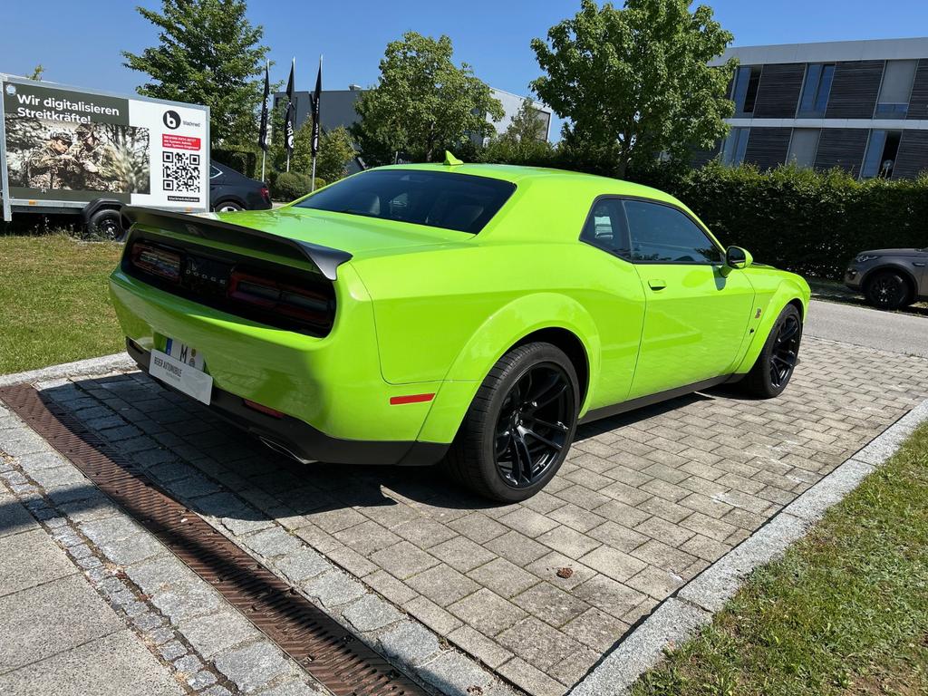 Dodge Challenger