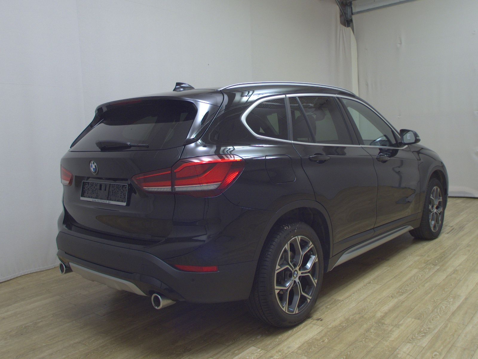 BMW X1 sDrive18d X-Line Navi LED T-Leder HiFi RFK foto 4