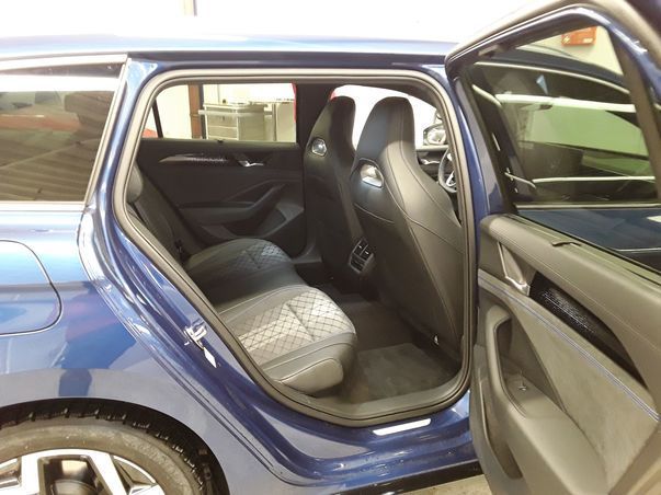 Fahrzeugabbildung Volkswagen Passat Variant TDI R-Line DSG 4-M Standhzg. Matr