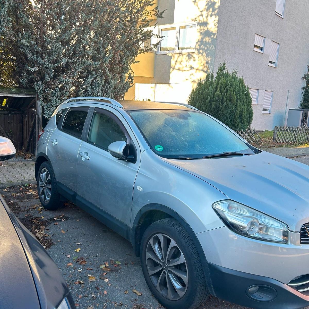 Nissan Qashqai 2010 — вигляд ззаду