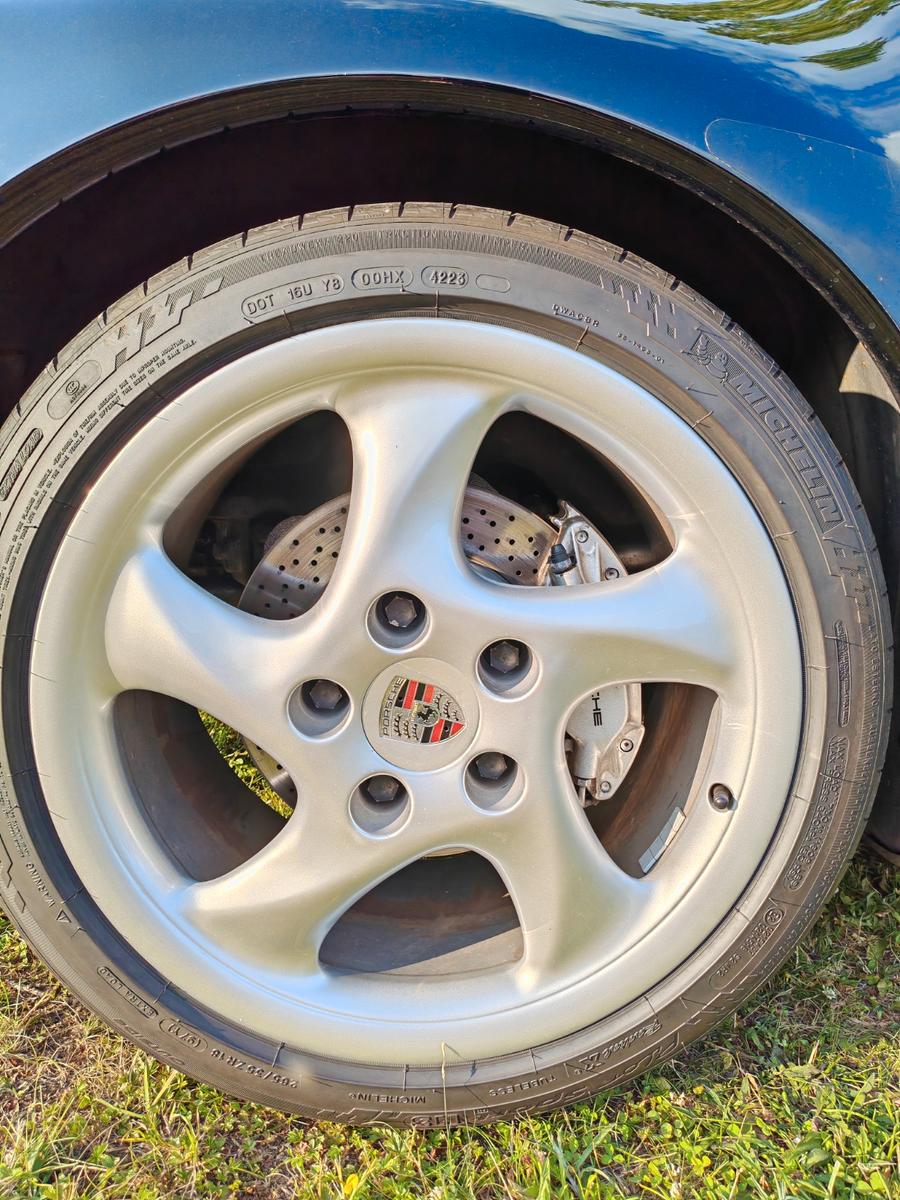 Porsche 993 Carrera 4 Cabriolet nur 69.830 km