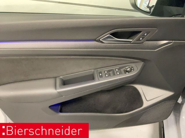 Volkswagen Golf 8 GTI 2.0 TSI DSG Clubsport 19 MATRIX PANO foto 12