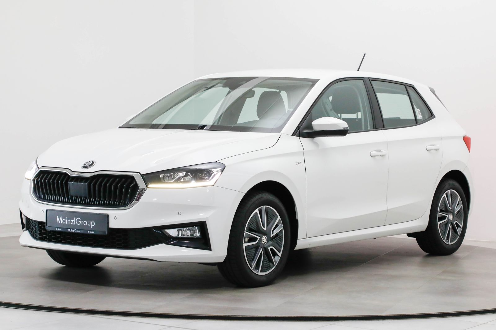 Skoda Fabia 1.5 TSI DSG Ambition PDC SHZ ACC Navi imagem 2