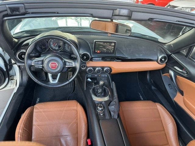 Fahrzeugabbildung Fiat 124 Spider Lusso KLIMA KEYLESS NAV RFK SHZ ALU