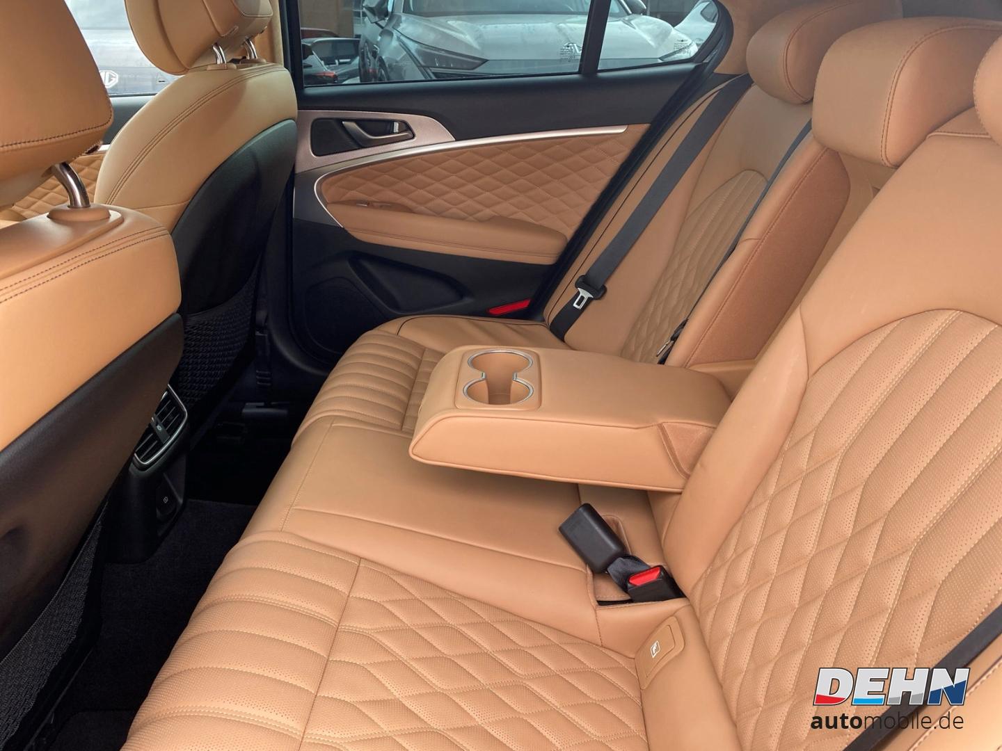 Genesis G70 2.0 T 4WD Sport Leder Schiebed. Lexic HeadUp