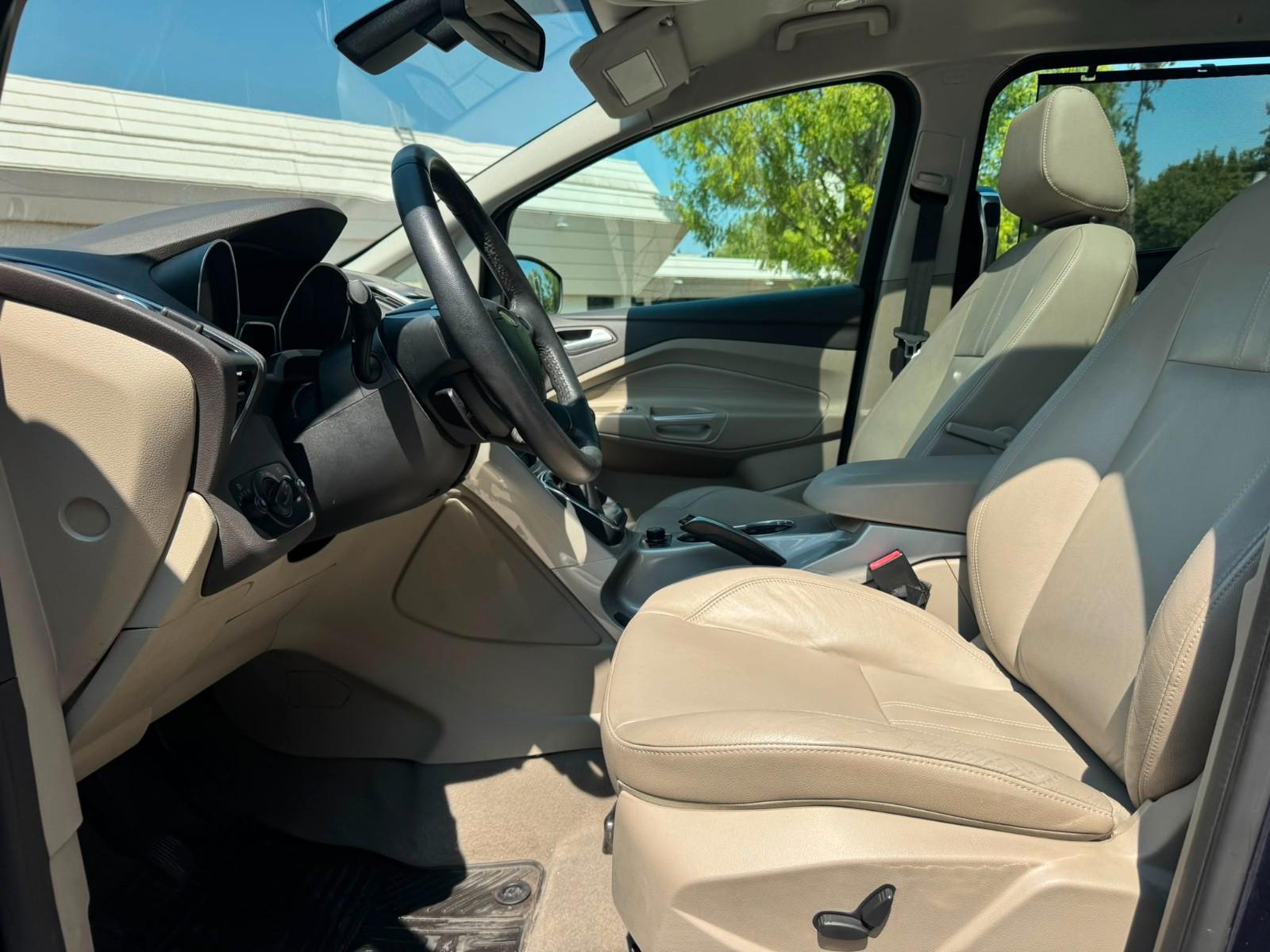 Ford Grand C-MAX 2011 — photo 9