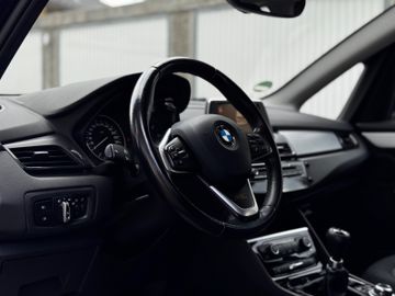 BMW 218 - 11
