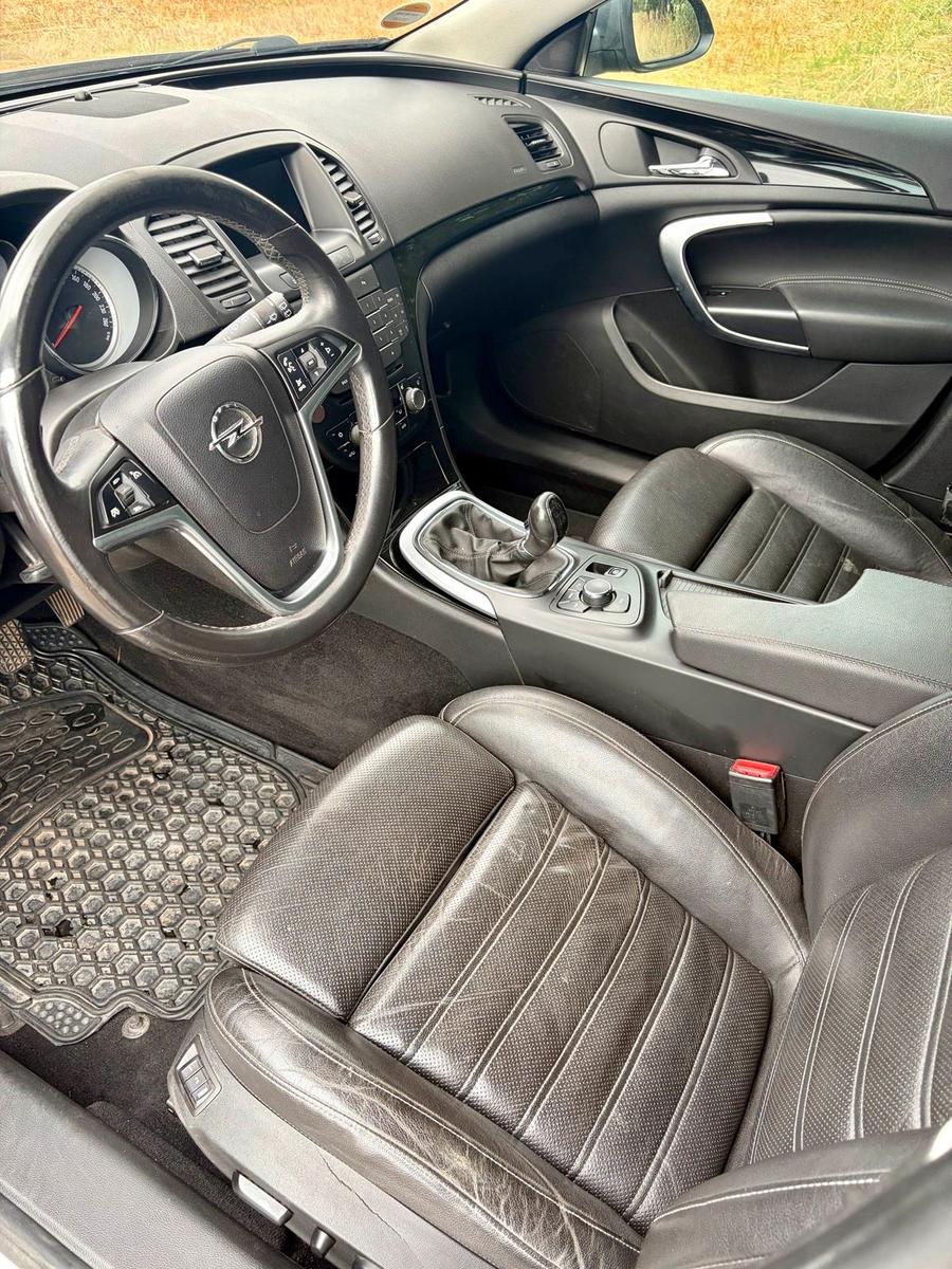 Opel Insignia 2012 — photo 8