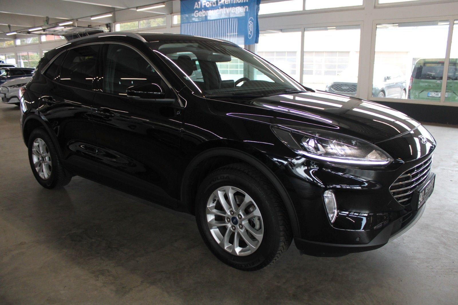 Fahrzeugabbildung Ford Kuga Titanium LED NAVI CAM WinterPaket