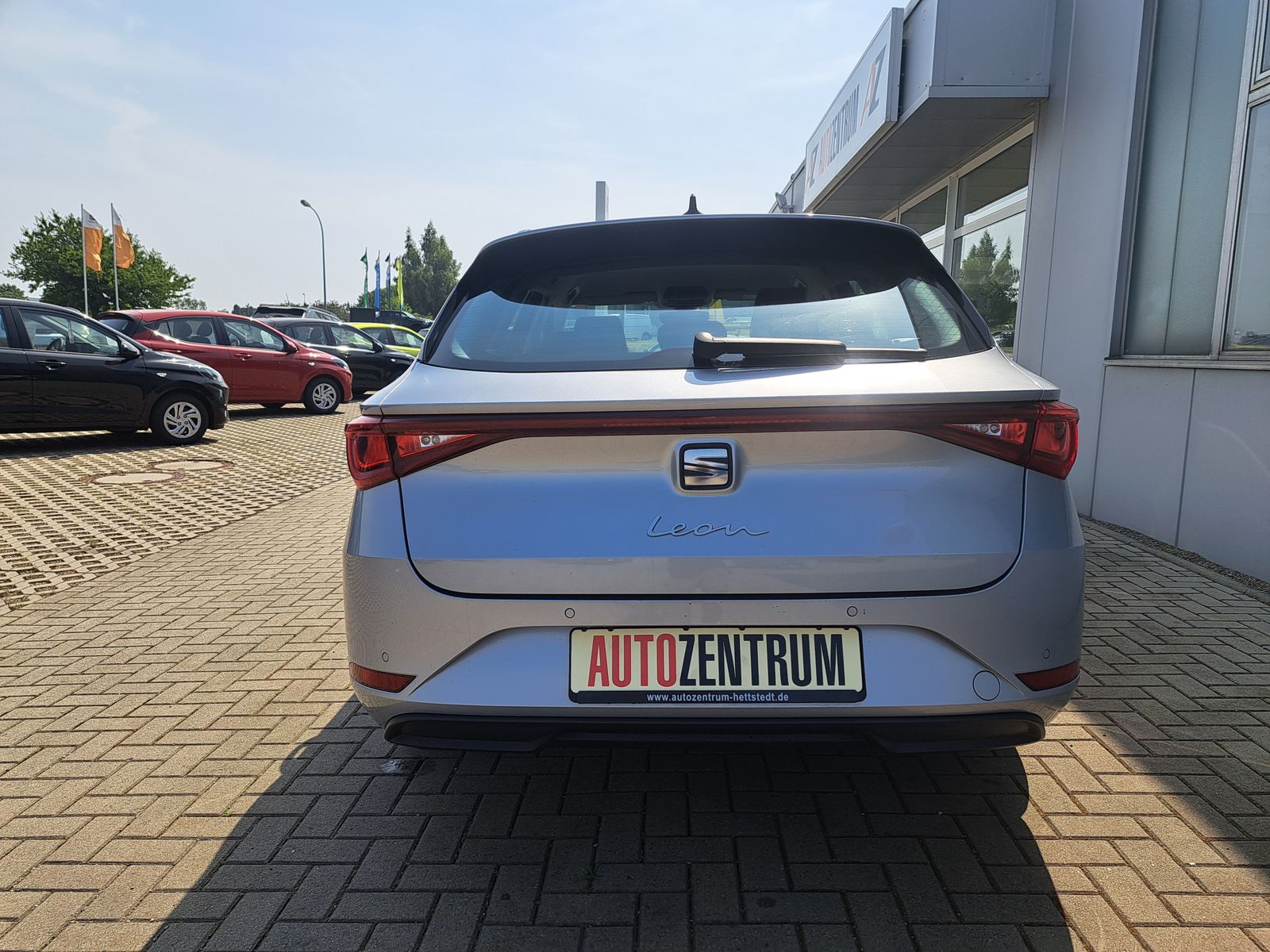 Fahrzeugabbildung SEAT Leon Style ST 2.0 TDI DSG LED PARK-ASSIST NAVI