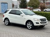 Mercedes-Benz ML 300 CDI Navi* Bi-Xenon* AHK* 4-Season*